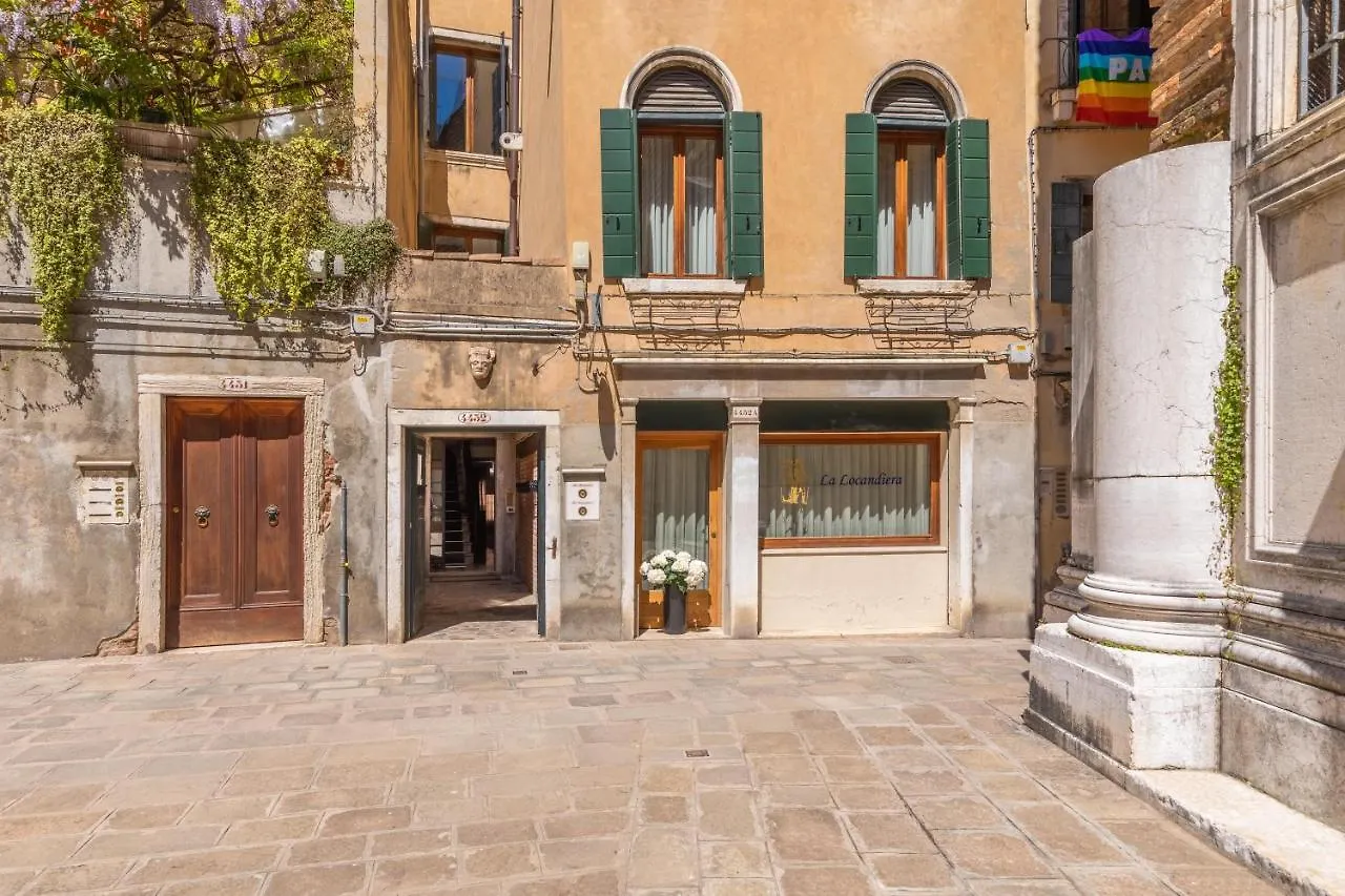 La Locandiera Venice 3*,